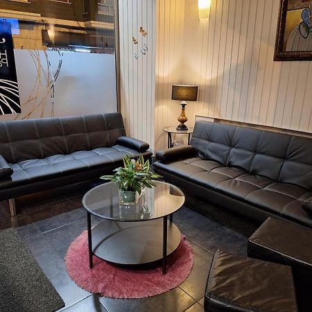 Hostal Pachin Mieres  Zewnętrze zdjęcie