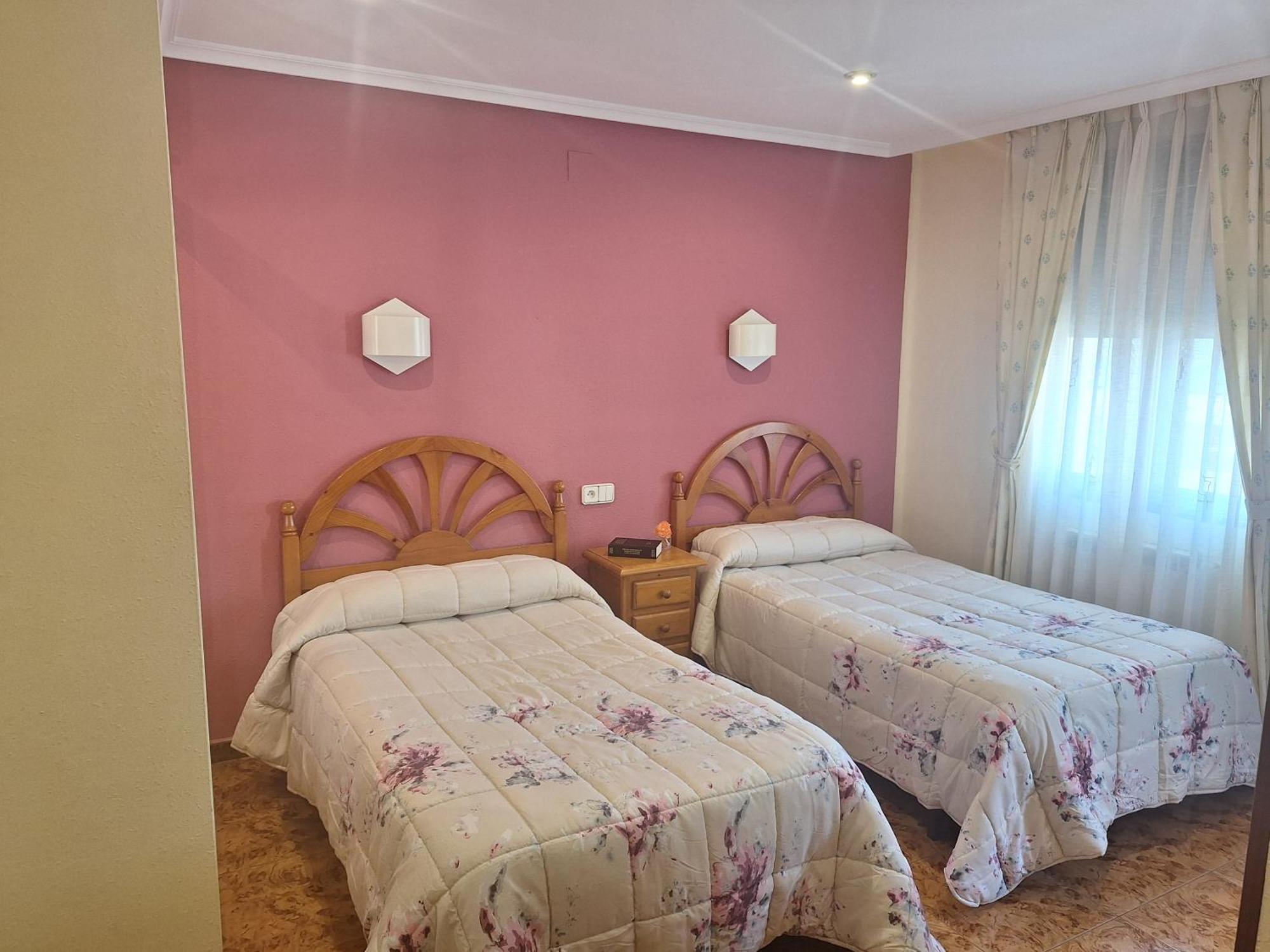 Hostal Pachin Mieres  Zewnętrze zdjęcie