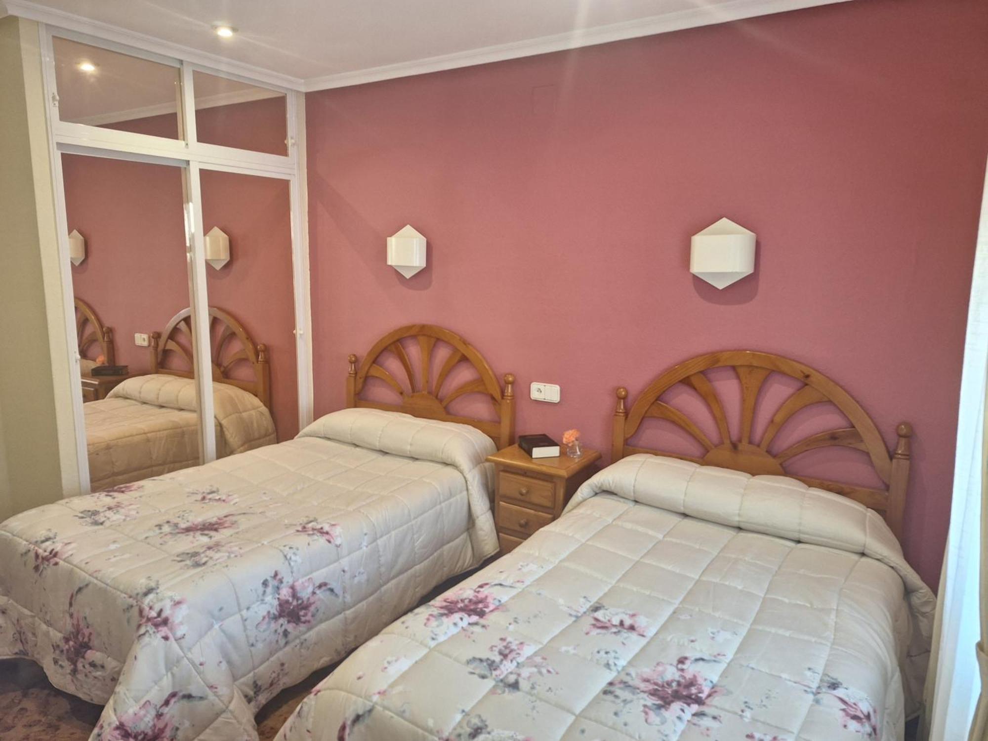 Hostal Pachin Mieres  Zewnętrze zdjęcie