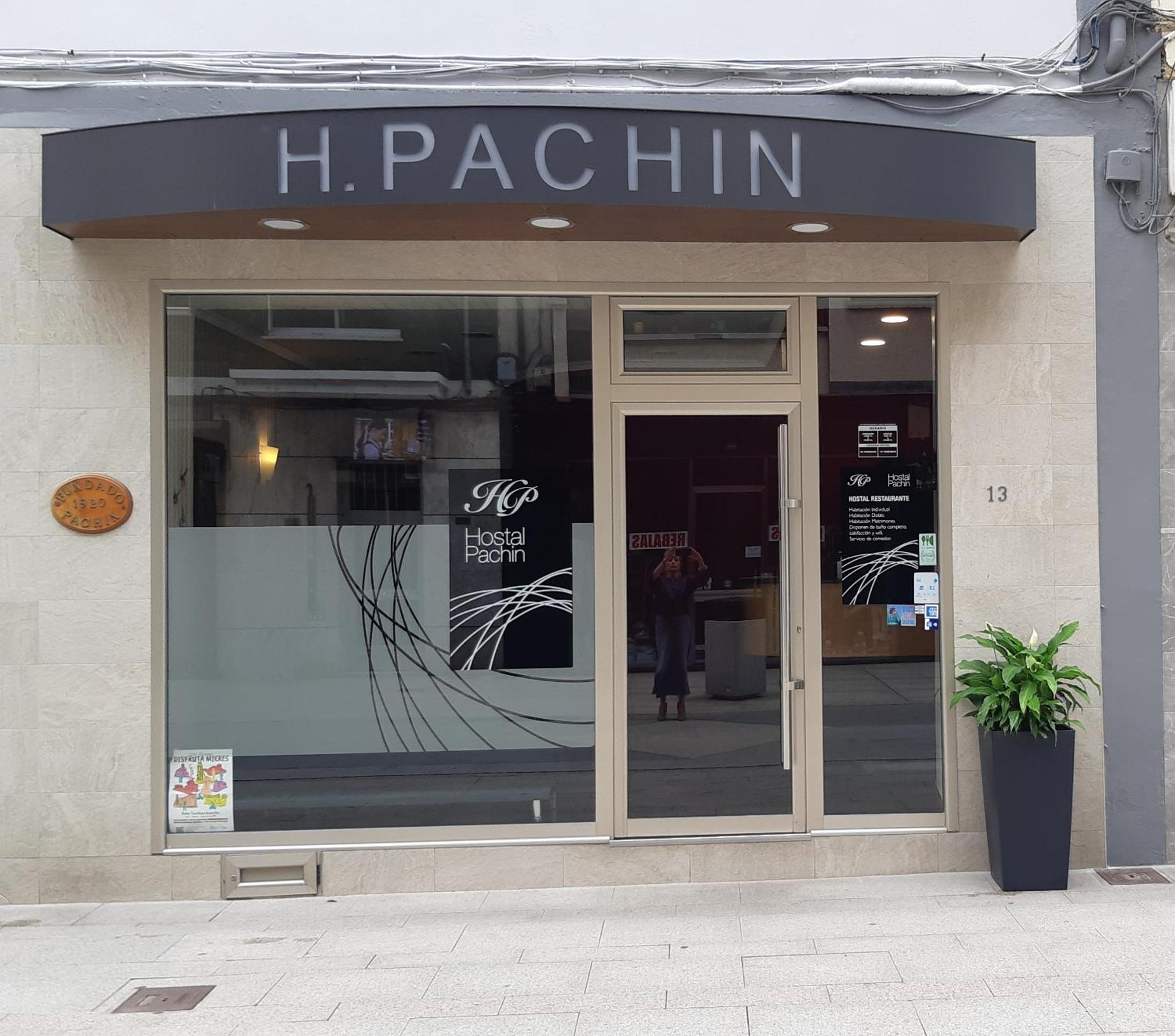 Hostal Pachin Mieres  Zewnętrze zdjęcie