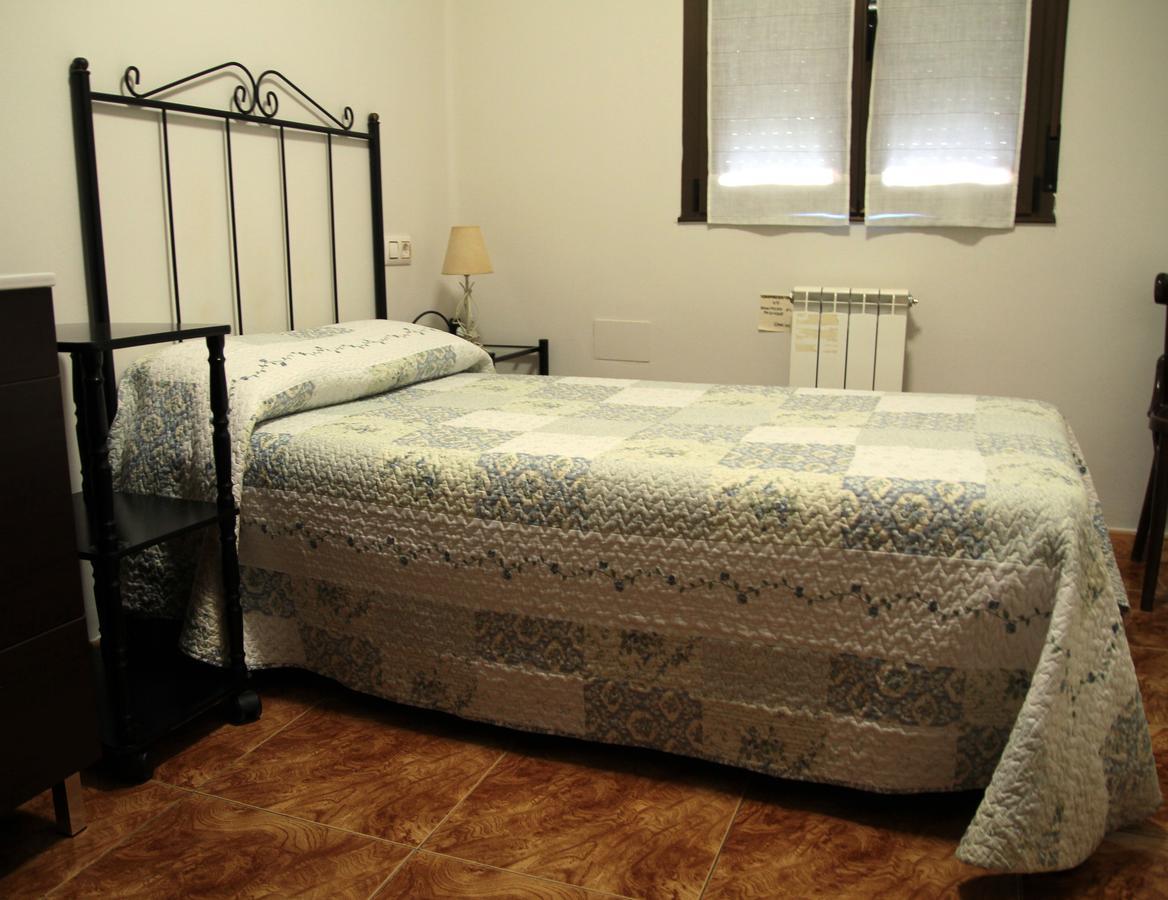 Hostal Pachin Mieres  Zewnętrze zdjęcie