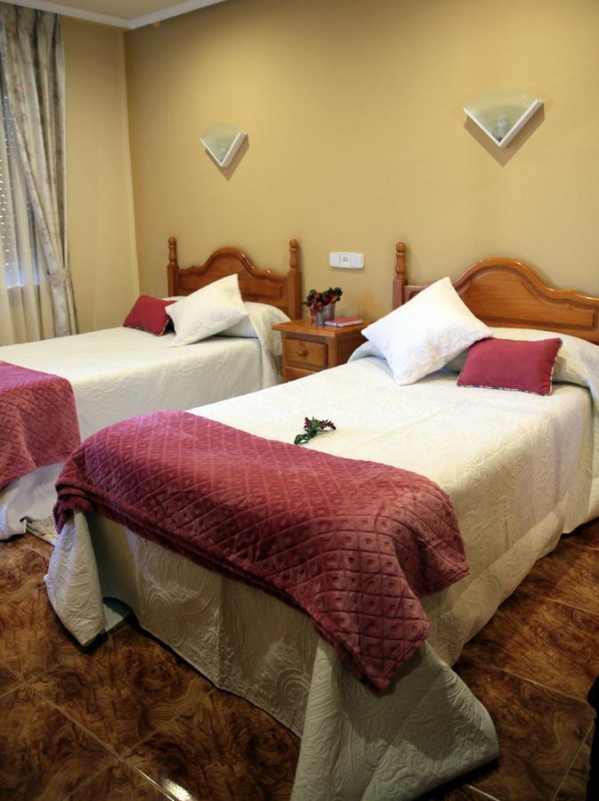 Hostal Pachin Mieres  Zewnętrze zdjęcie
