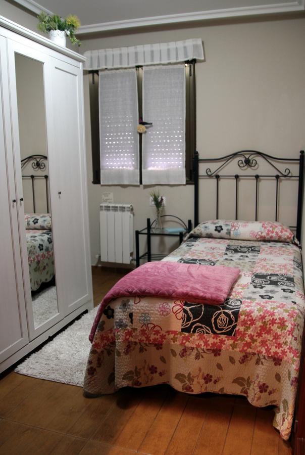 Hostal Pachin Mieres  Zewnętrze zdjęcie